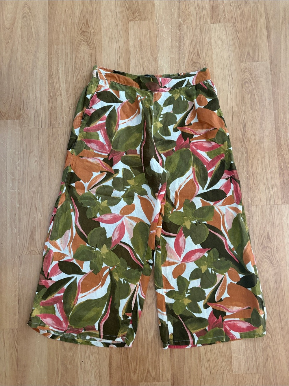 Tahari Wide-Leg Floral Cropped Flare Pants - 100% linen